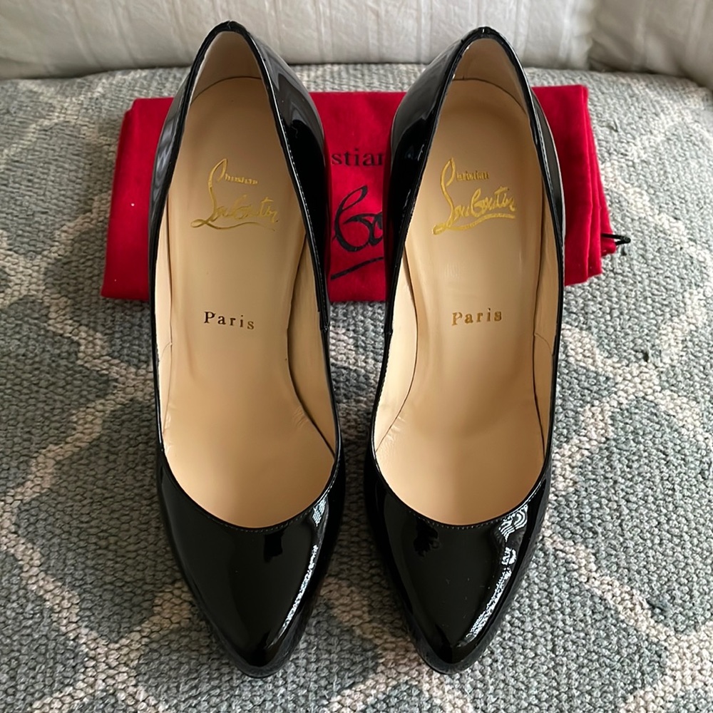 💯 Authentic Christian Louboutin Black Decollete Patent Calf Heels - 36.5